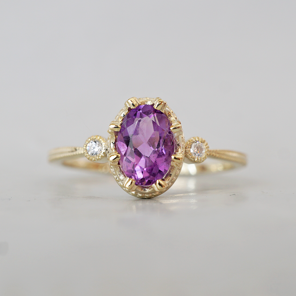 14kt Lilac Oval Amethyst Ring