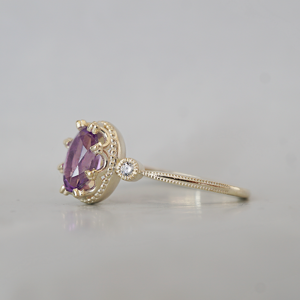 14kt Lilac Oval Amethyst Ring