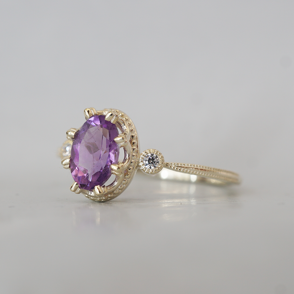 14kt Lilac Oval Amethyst Ring