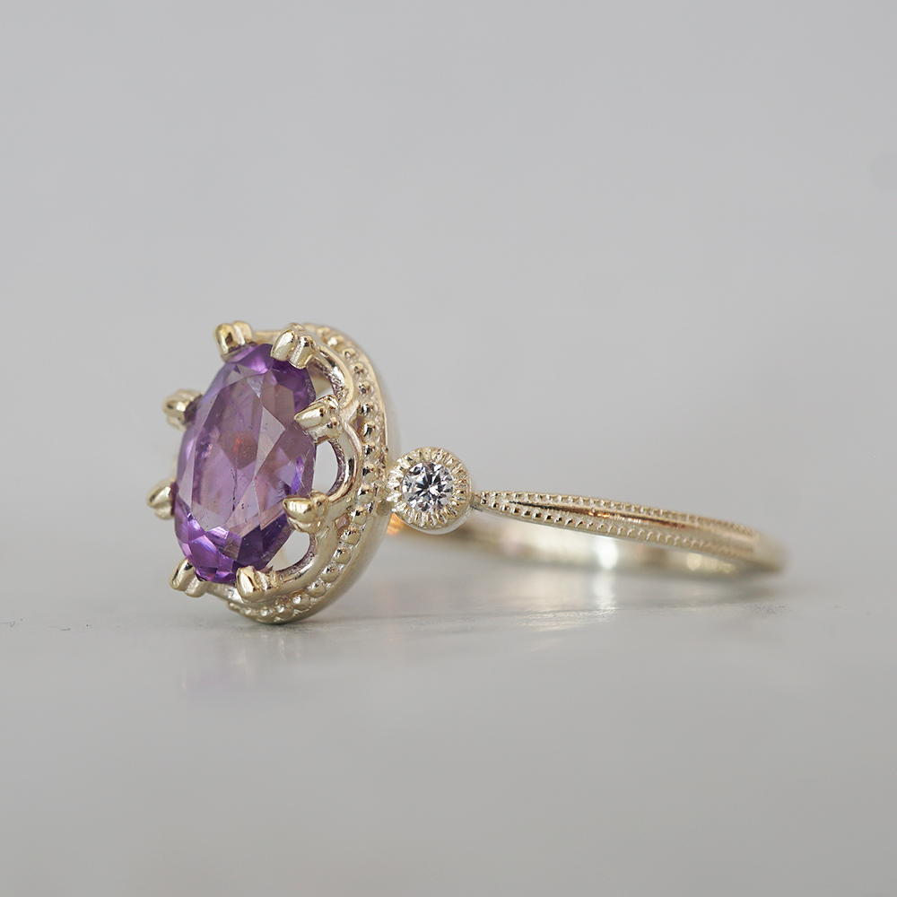 14kt Lilac Oval Amethyst Ring