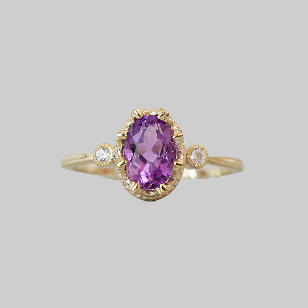 14kt Lilac Oval Amethyst Ring