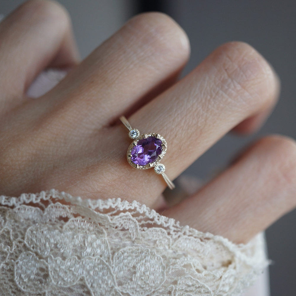 14kt Lilac Oval Amethyst Ring