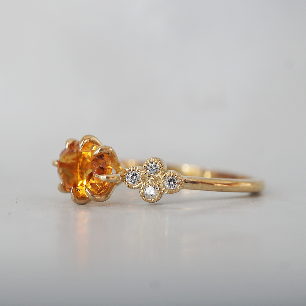 Oval Citrine Solaris Ring