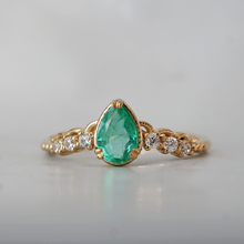 Load image into Gallery viewer, Pear Emerald Serephina Ring
