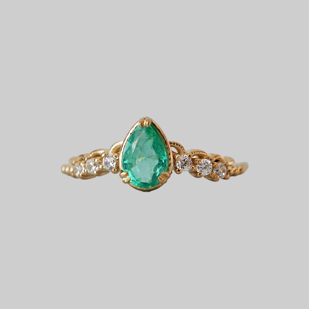 Pear Emerald Serephina Ring
