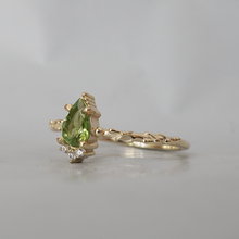 Load image into Gallery viewer, Green Tourmaline Spring Ring
