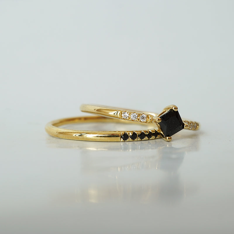 Black Queen Ring Set