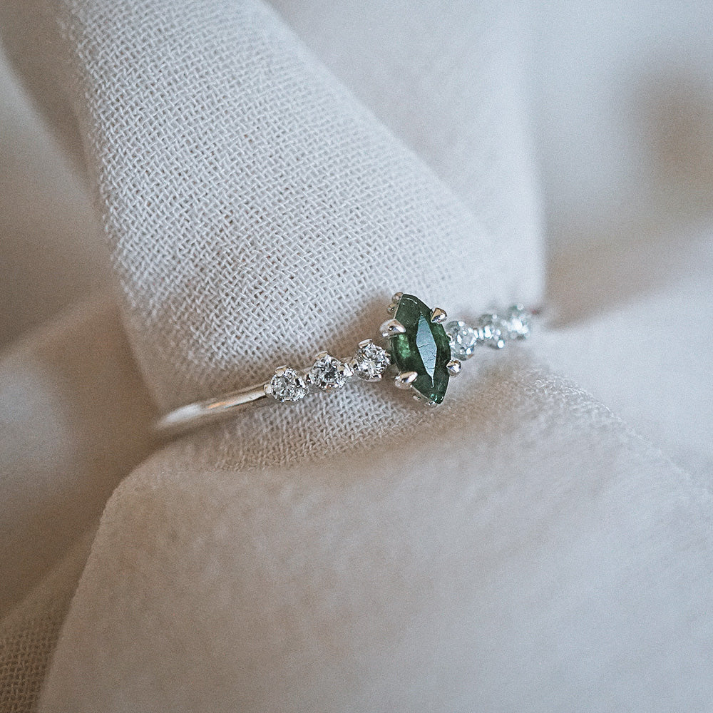 14kt Emerald Marquise Lover Ring